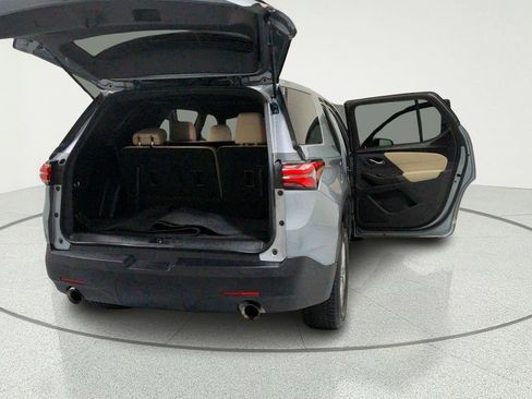 Certified 2023 Chevrolet Traverse LS FWD image 12