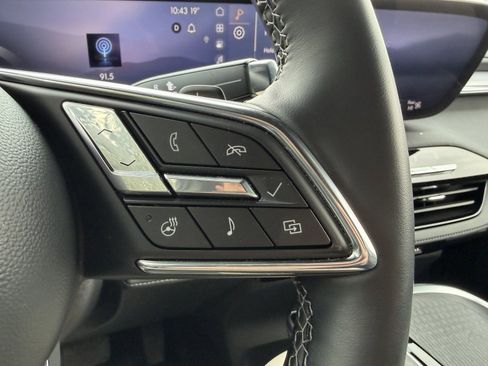 Used 2025 Buick Enclave Sport Touring image 15