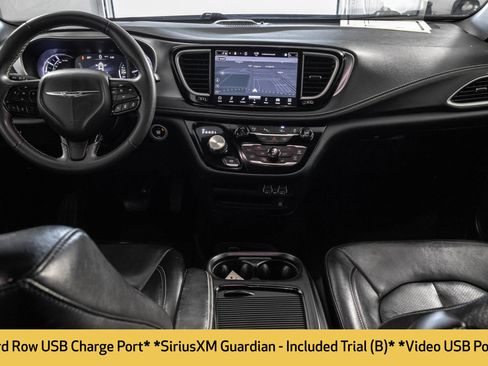 Used 2022 Chrysler Pacifica Touring-L w/ Uconnect Theater Family Group FWD image 27