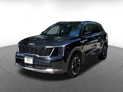 Used 2024 Kia Sorento S AWD/4WD image 3