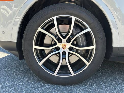 Certified 2026 Porsche Cayenne E-Hybrid AWD/4WD image 14