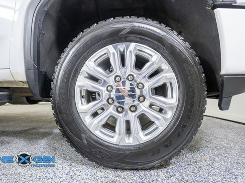 Used 2020 GMC Sierra 2500 Denali w/ Denali Ultimate Package AWD/4WD image 47