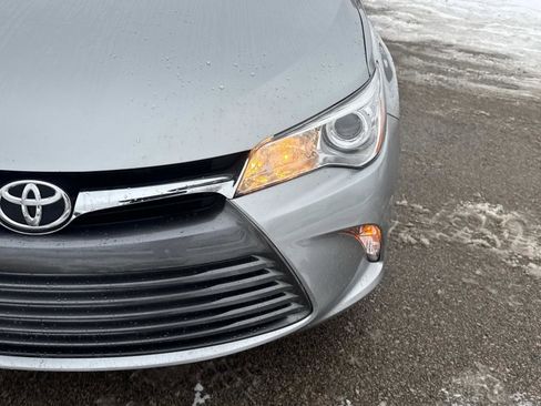 Used 2017 Toyota Camry LE image 9