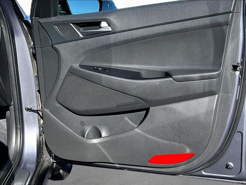 Used 2017 Hyundai Tucson SE w/ SE Popular Package 02 FWD image 17