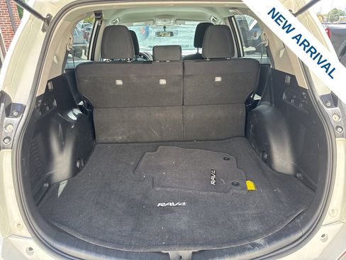 Used 2016 Toyota RAV4 LE AWD/4WD image 13