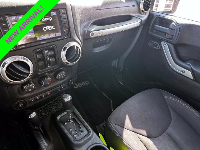 Used 2013 Jeep Wrangler Unlimited Sahara w/ Dual Top Group AWD/4WD image 15