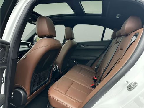 Used 2023 Alfa Romeo Stelvio Ti image 16