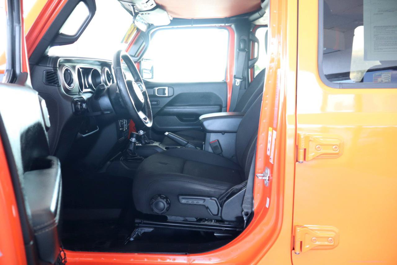 Used 2019 Jeep Wrangler Unlimited Sahara AWD/4WD image 15