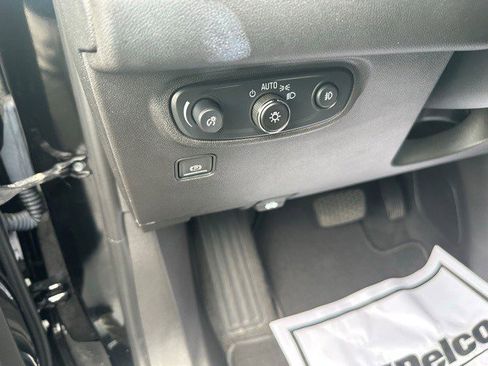 Certified 2024 GMC Terrain SLT image 16