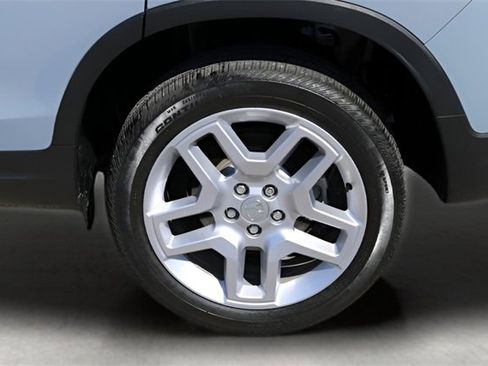 Used 2025 Honda Passport EX-L image 9