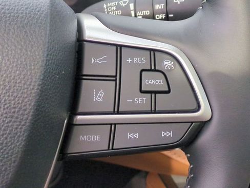 New 2026 Toyota Highlander Platinum image 17