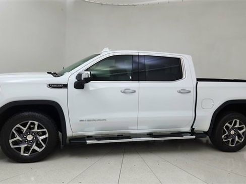 Used 2024 GMC Sierra 1500 SLT w/ SLT Premium Plus Package image 3