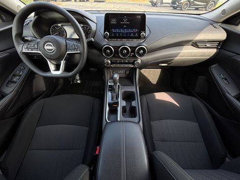 Used 2025 Nissan Sentra SV FWD image 32