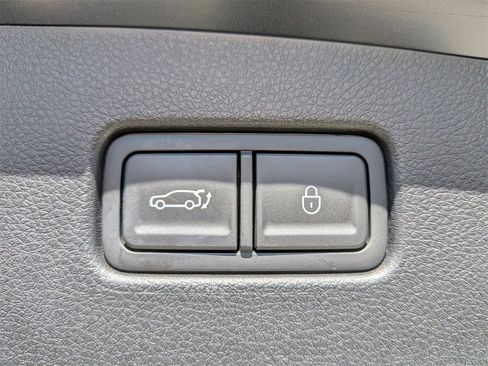 Used 2025 Genesis GV70 3.5T Sport w/ Sport Prestige Package image 28