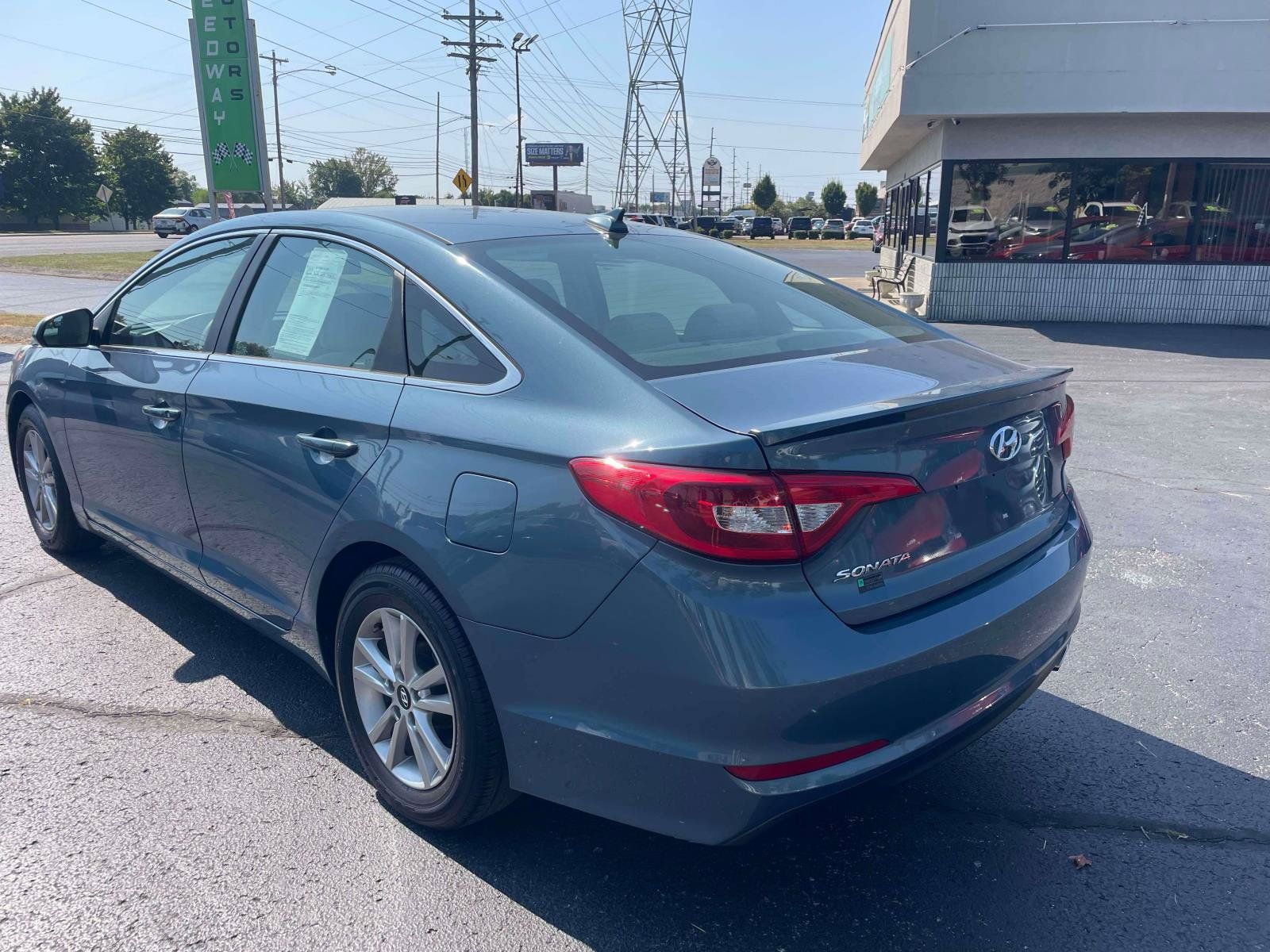 Used 2017 Hyundai Sonata SE FWD image 5