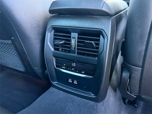 Used 2022 BMW 330i xDrive Sedan w/ M Sport Package image 26