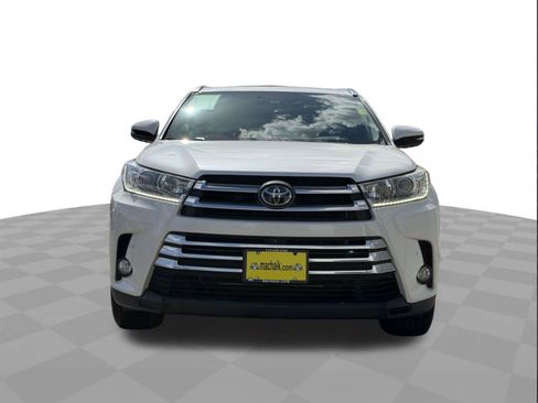 Used 2018 Toyota Highlander Limited Platinum FWD image 8