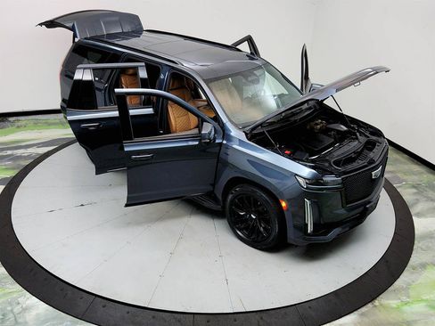 Used 2021 Cadillac Escalade Sport w/ LPO, ONYX Package AWD/4WD image 37