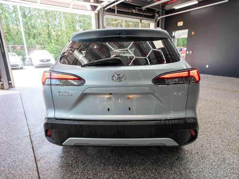 Used 2024 Toyota Corolla Cross XLE FWD image 3