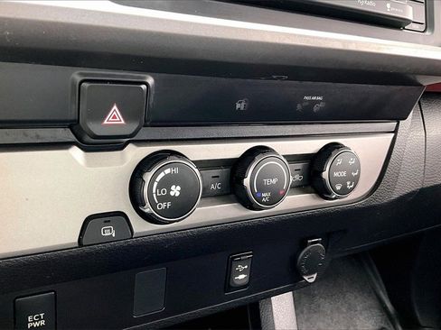 Used 2019 Toyota Tacoma SR5 image 32