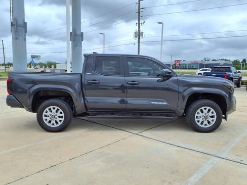 Certified 2025 Toyota Tacoma SR5 w/ SR5 Upgrade Package image 5