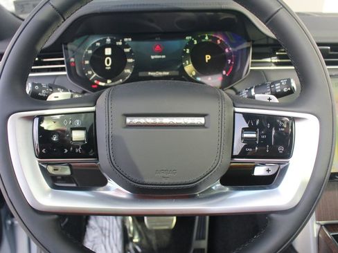 New 2026 Land Rover Range Rover Long Wheelbase SE AWD/4WD image 17
