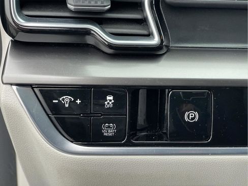 Used 2023 Kia Sportage EX image 24