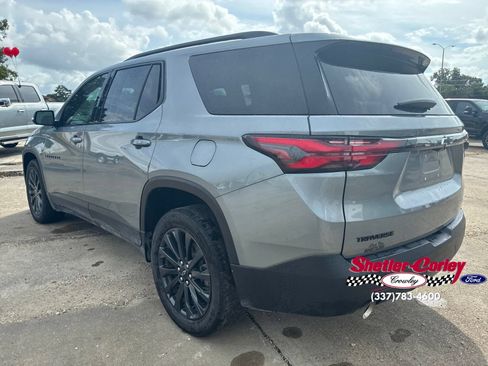 Used 2023 Chevrolet Traverse RS FWD image 9