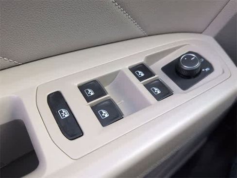 Used 2022 Volkswagen Atlas SE image 37