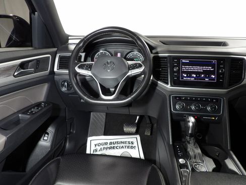 Used 2021 Volkswagen Atlas Cross Sport SE w/ Panoramic Sunroof Package AWD/4WD image 15