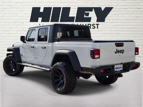 Used 2023 Jeep Gladiator Sport w/ Trailer Tow Package AWD/4WD image 4