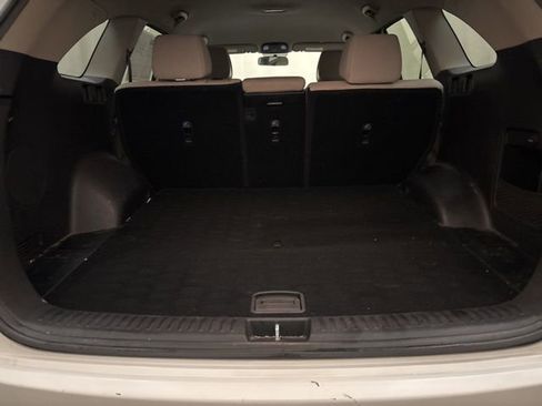 Used 2016 Kia Sorento LX image 9