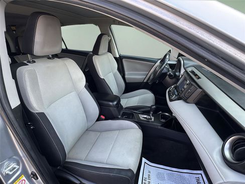 Used 2018 Toyota RAV4 XLE w/ Plus Extra Value Package image 26