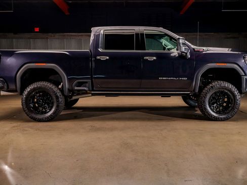 Used 2024 GMC Sierra 2500 Denali w/ Denali Reserve Package image 10