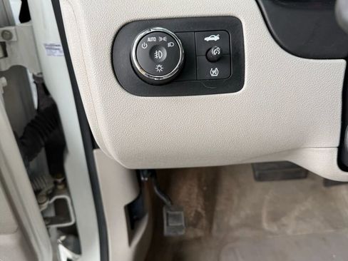 Used 2011 Chevrolet Impala LT FWD image 13