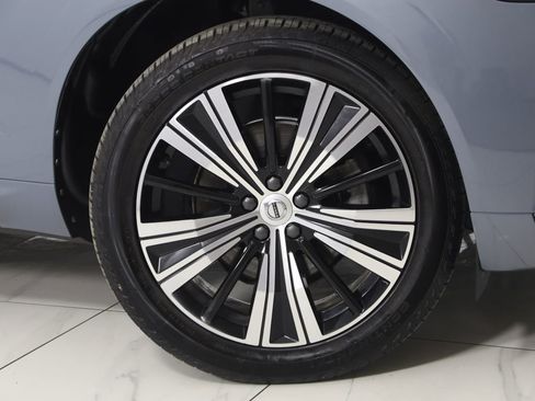 Used 2022 Volvo XC60 B5 Inscription w/ Climate Package image 16