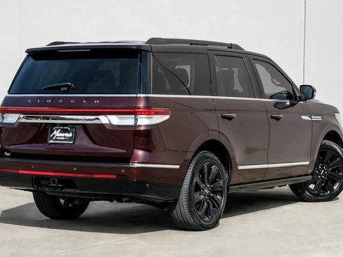 Used 2024 Lincoln Navigator Black Label image 9