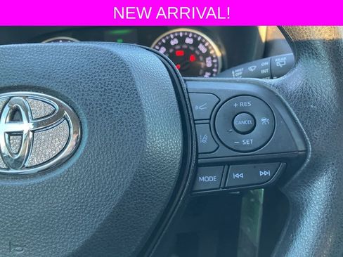 Used 2022 Toyota RAV4 LE image 27