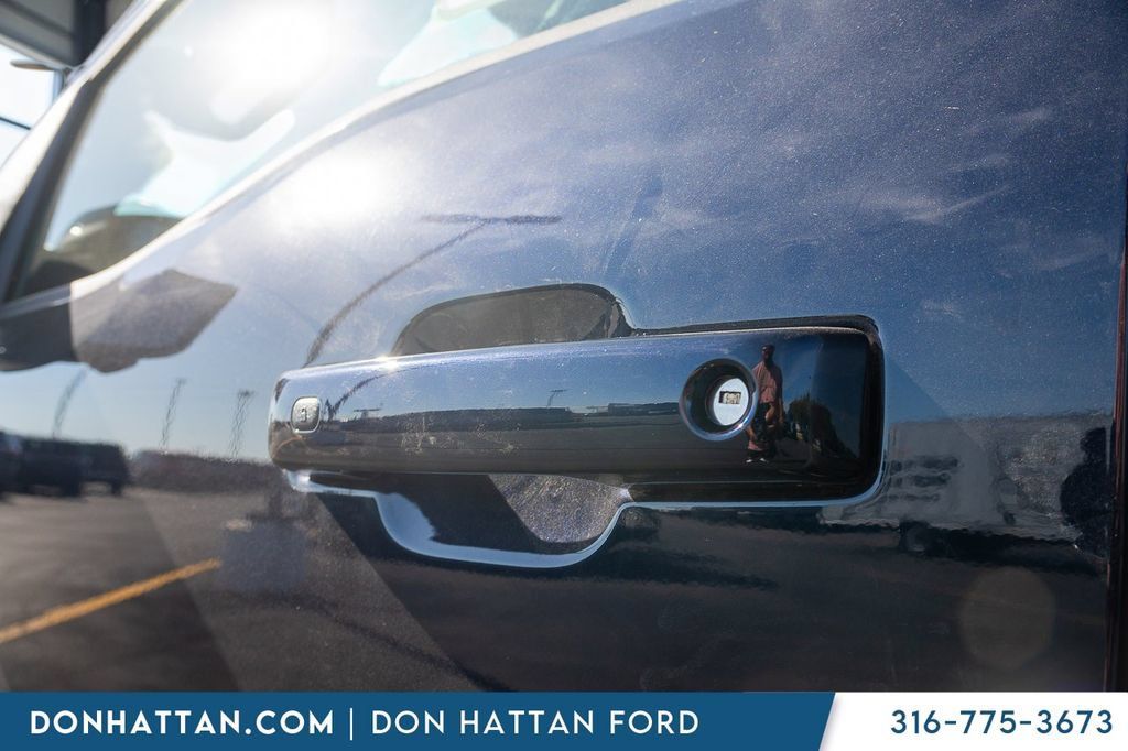 Used 2022 Ford F150 Platinum w/ Equipment Group 701A High AWD/4WD image 39