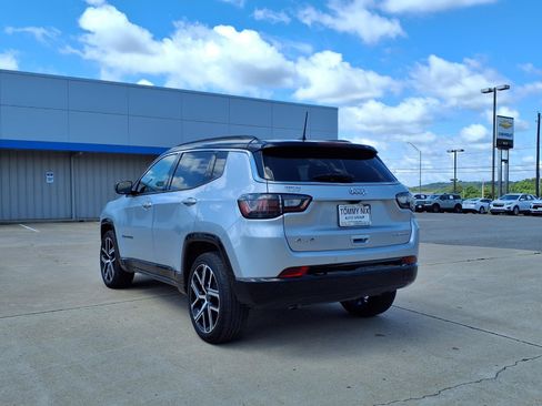Used 2025 Jeep Compass Limited w/ Elite Group AWD/4WD image 21