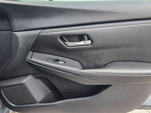 Used 2024 Nissan Sentra SV FWD image 36