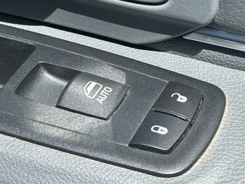 Used 2017 RAM 1500 Big Horn AWD/4WD image 37