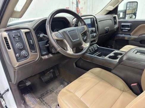 Used 2017 GMC Sierra 2500 Denali w/ Duramax Plus Package image 27