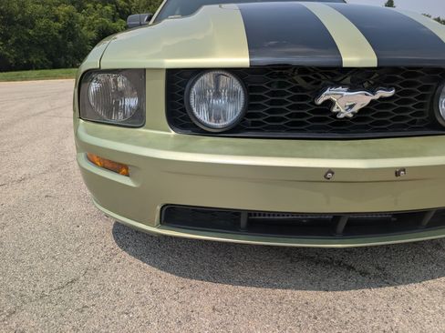 Used 2005 Ford Mustang GT Premium RWD image 36