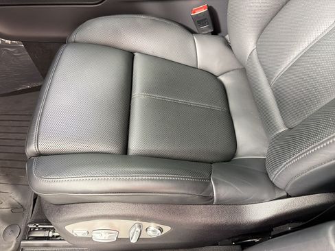 Certified 2026 Porsche Macan AWD/4WD image 14