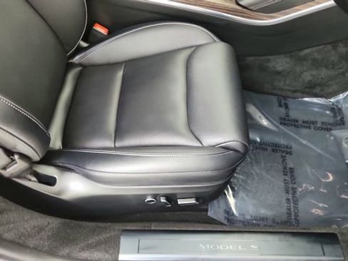 Used 2021 Tesla Model S Plaid image 23