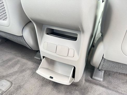 Used 2019 Kia Sedona L FWD image 47