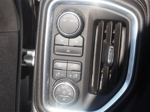 Used 2020 Chevrolet Silverado 2500 LT w/ Convenience Package image 16