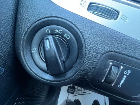 Used 2013 Dodge Journey SE image 21