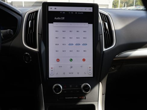 Used 2022 Ford Edge SEL image 25